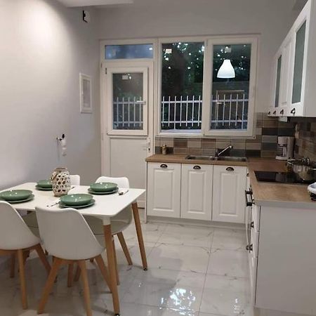 Eytyhias Yard Apartments In Poros Poros Town Екстер'єр фото