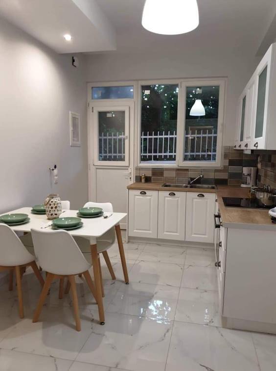 Eytyhias Yard Apartments In Poros Poros Town Екстер'єр фото