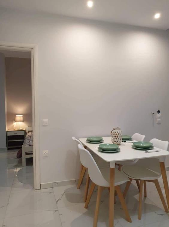 Eytyhias Yard Apartments In Poros Poros Town Екстер'єр фото