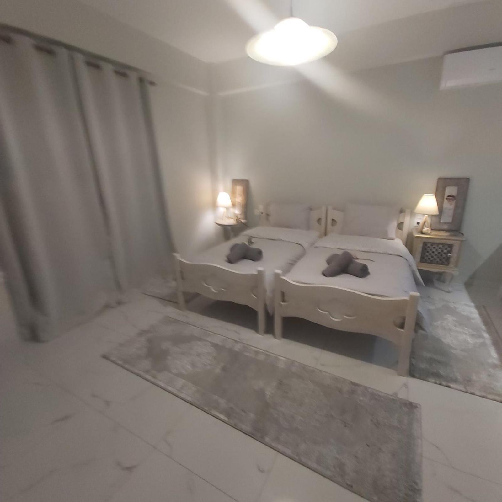 Eytyhias Yard Apartments In Poros Poros Town Екстер'єр фото